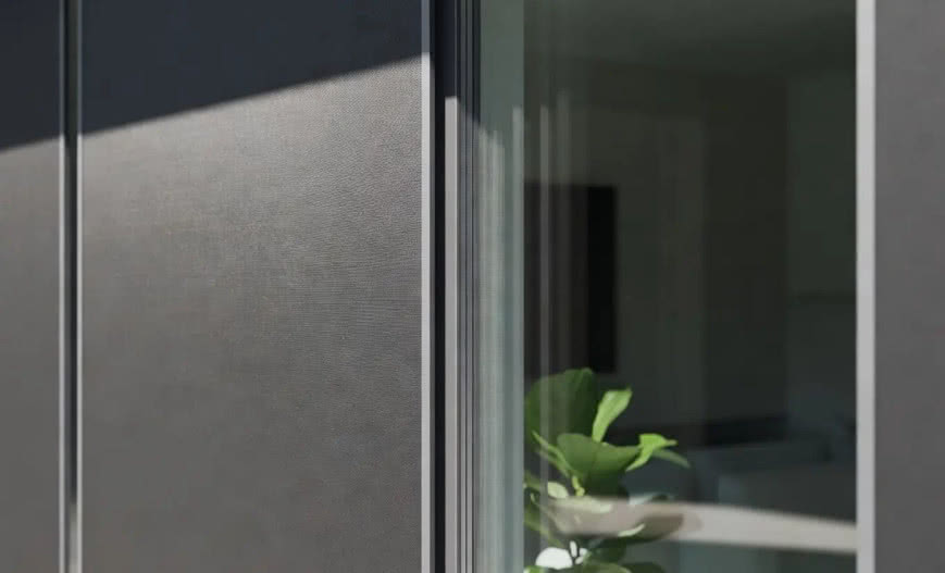 Zatrzymaj słońce zanim nagrzeje szybę: jak działają pionowe osłony materiałowe?