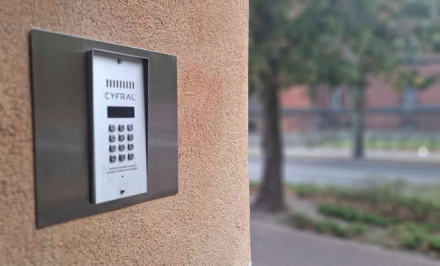 Czy istnieje uniwersalny kod do domofonu?